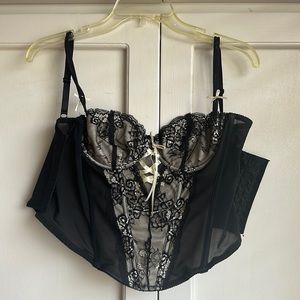 Sexy black and cream bustier size M.